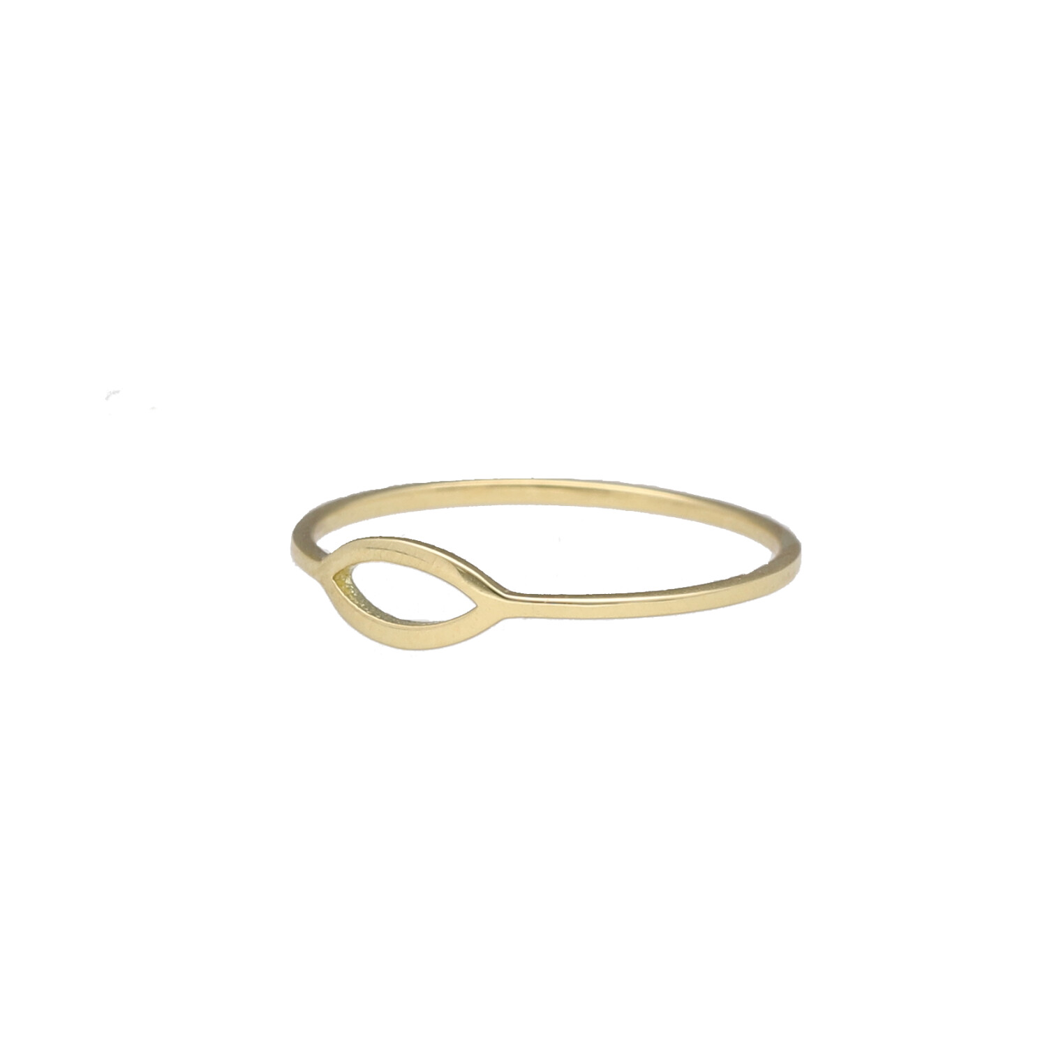 Anillo de oro amarillo con un hermoso motivo ovalado que lo hace único.