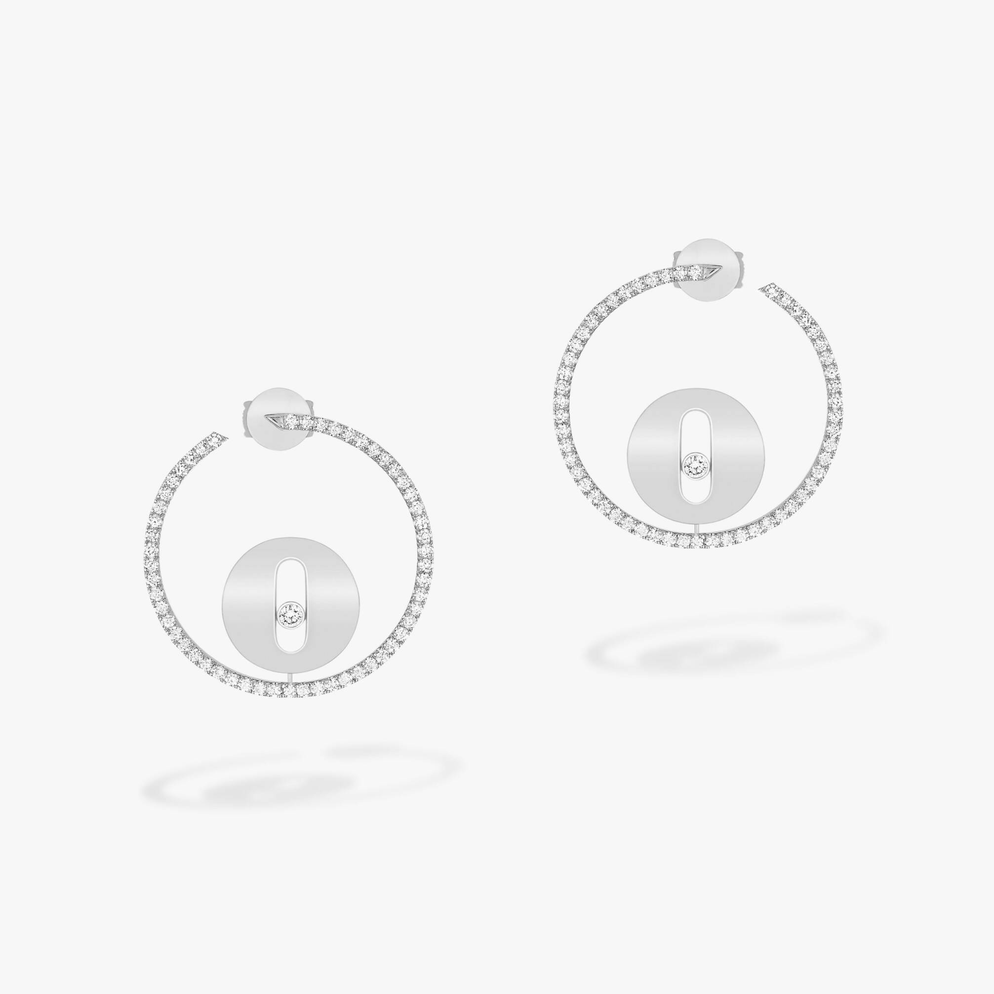 boucles-oreilles-creoles-diamant-or-blanc-lucky-move-pm-07515_1